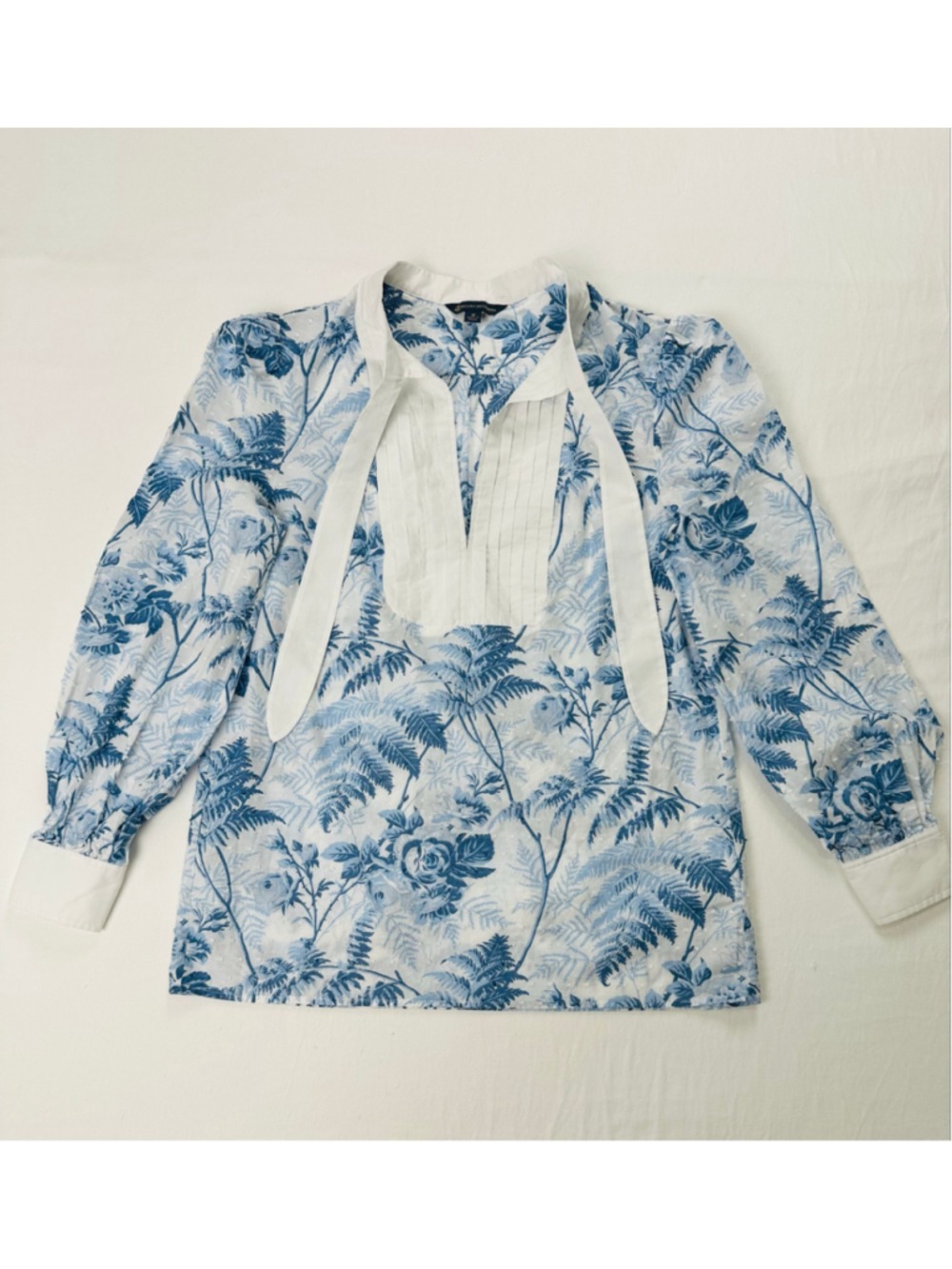 Brooks Brothers Blue Toile Cotton Tie-Neck Blouse White Bib Floral Top Size M - Picture 3 of 12